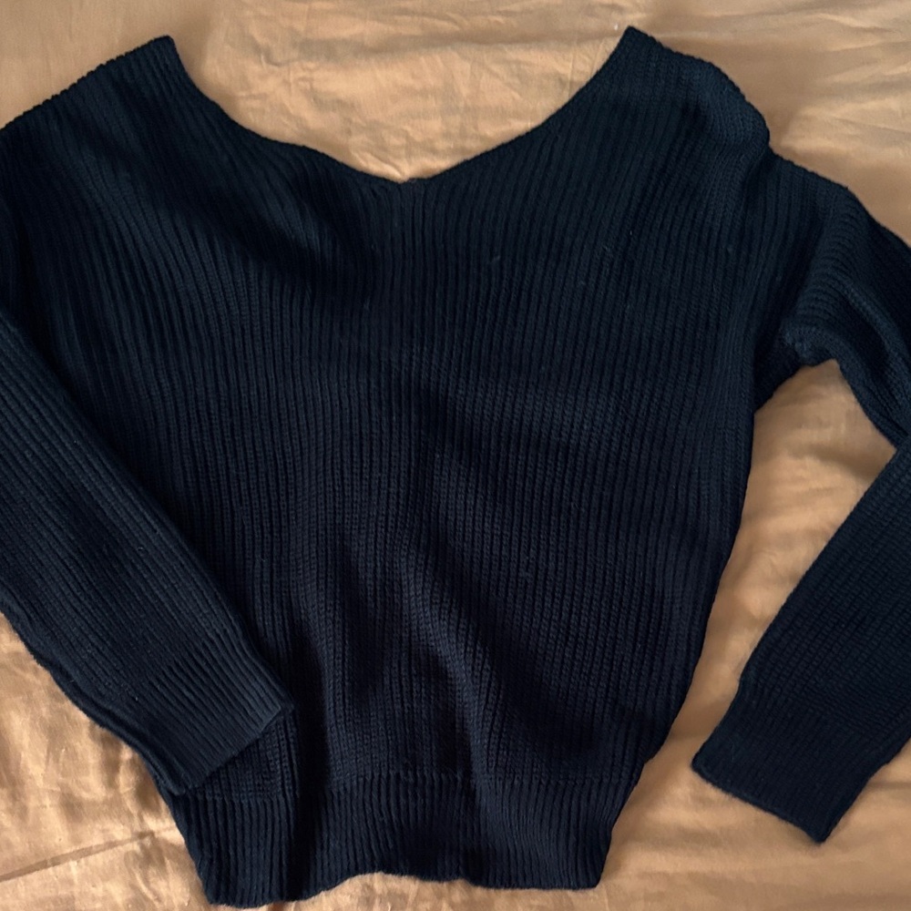 Open back knotted Black Sweater